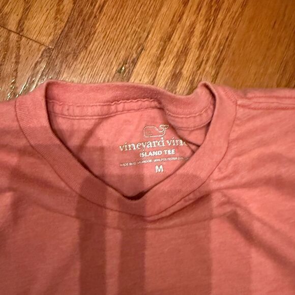 Vineyard Vines men’s supersoft Island Tee, heathered pink, size medium - Picture 4 of 6
